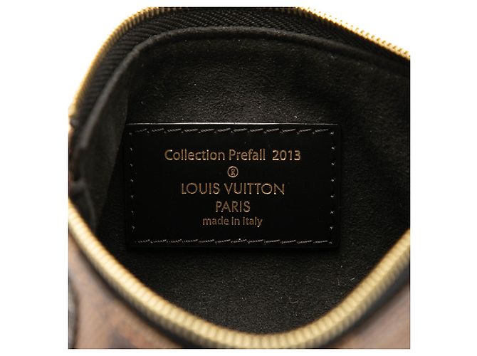 Mini Pochette Accessoires Louis Vuitton in paillettes Damier Ebene marrone - vista 5