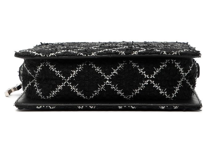 Borsa da shopping con catena e zip in tweed nero e resina Chanel - vista 3