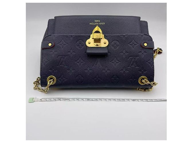 Borsa a spalla Vavin PM Louis Vuitton in pelle Monogram Empreinte blu navy. - vista 5