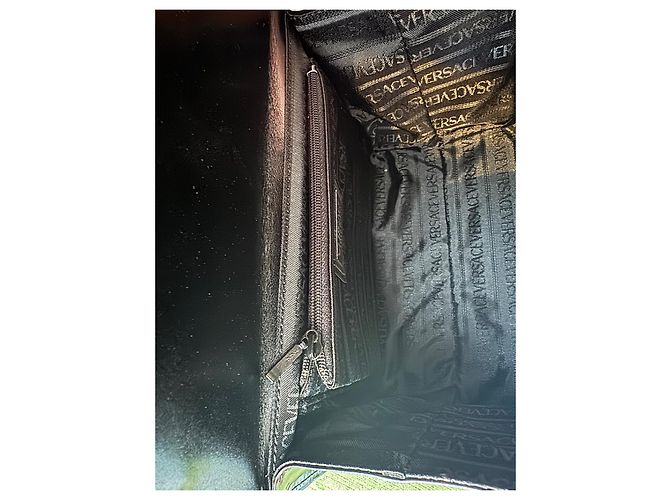 Gianni Versace Borsa Vanity Sunburst di Versace Nero - vista 11