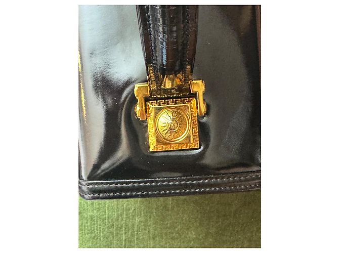 Gianni Versace Borsa Vanity Sunburst di Versace Nero - vista 4