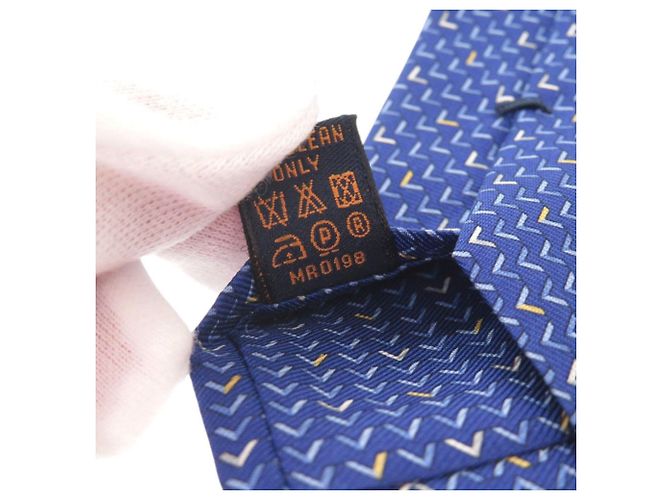 Louis Vuitton Silk Cravat in Blue - view 8