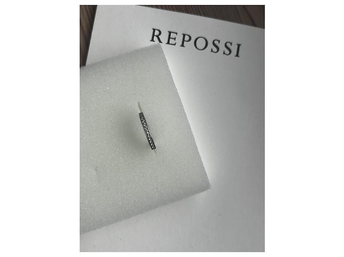 Orecchini a cerchio Repossi Antifer in oro bianco e diamanti - vista 3