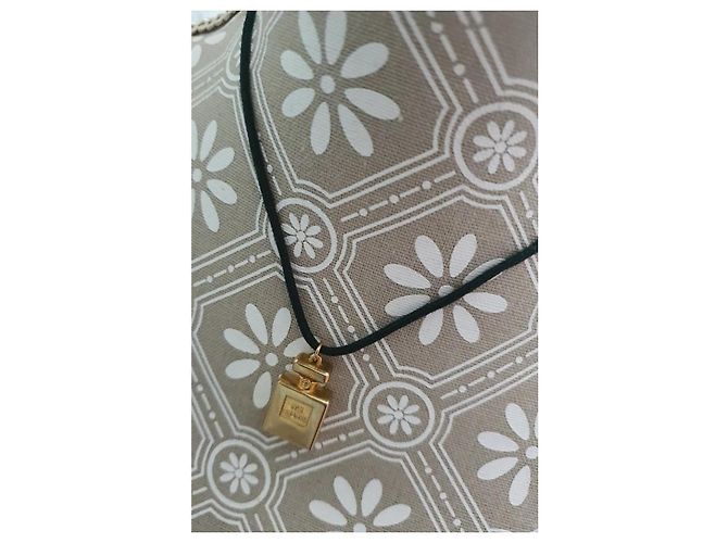 Collar Chanel Botella de Perfume N:5 Negro Dorado - vista 11