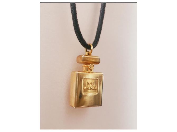 Collar Chanel Botella de Perfume N:5 Negro Dorado - vista 8