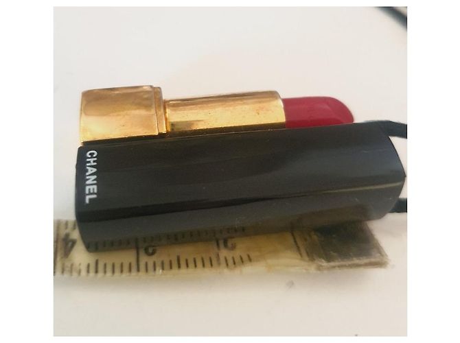 Collana Chanel con Pendente a Forma di Rossetto Nero e Oro D'oro - vista 11
