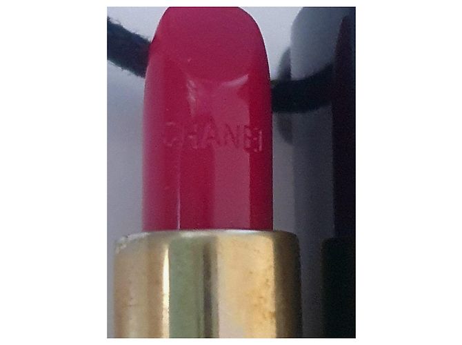Collana Chanel con Pendente a Forma di Rossetto Nero e Oro D'oro - vista 6