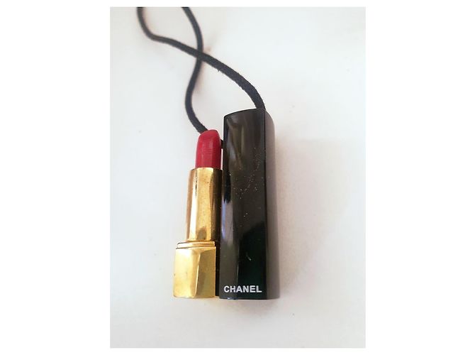Collana Chanel con Pendente a Forma di Rossetto Nero e Oro D'oro - vista 7