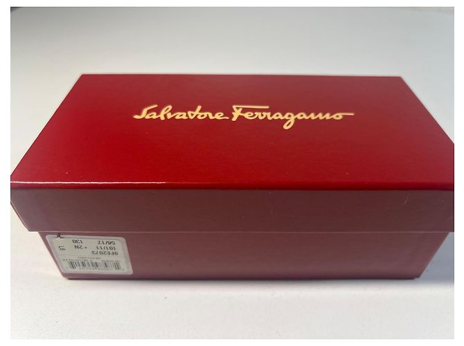 Gafas de sol Salvatore Ferragamo Labyrinth 561 130 Negras Negro - vista 4