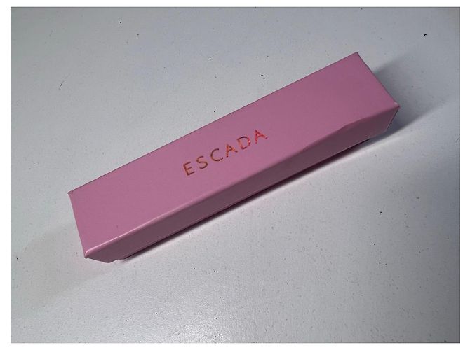 Escada Stylo rose en cuir texturé avec détails argentés - vue 3