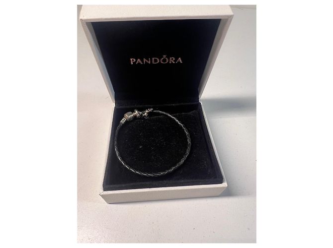Bracciale in pelle intrecciata nera Pandora con charm Nero - vista 2