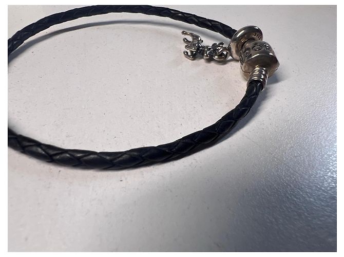 Bracciale in pelle intrecciata nera Pandora con charm Nero - vista 7