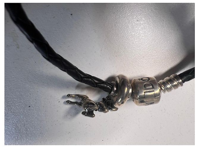 Bracciale in pelle intrecciata nera Pandora con charm Nero - vista 9