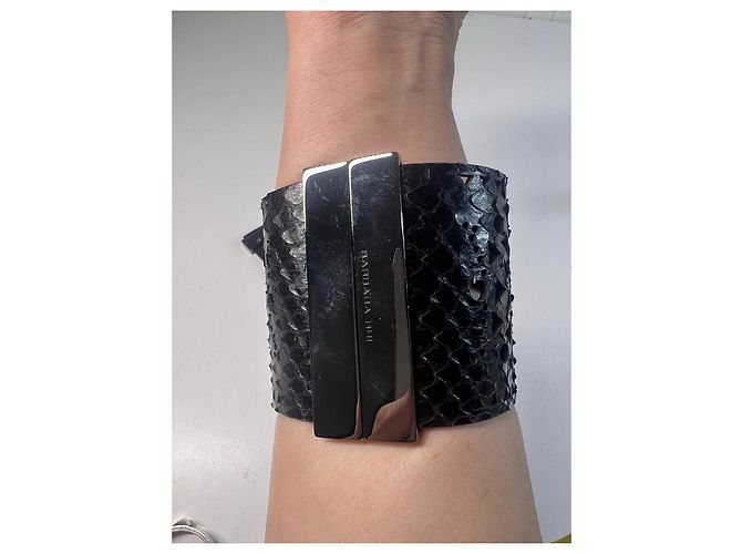 Bracciale a manica in pelle nera di Barbara Bui Nero - vista 8