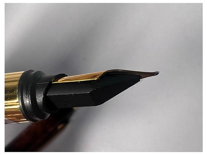 Stylo plume Cartier Must de Cartier TRINITY LAQUE MARBRE Marron Bijouterie dorée - vue 10