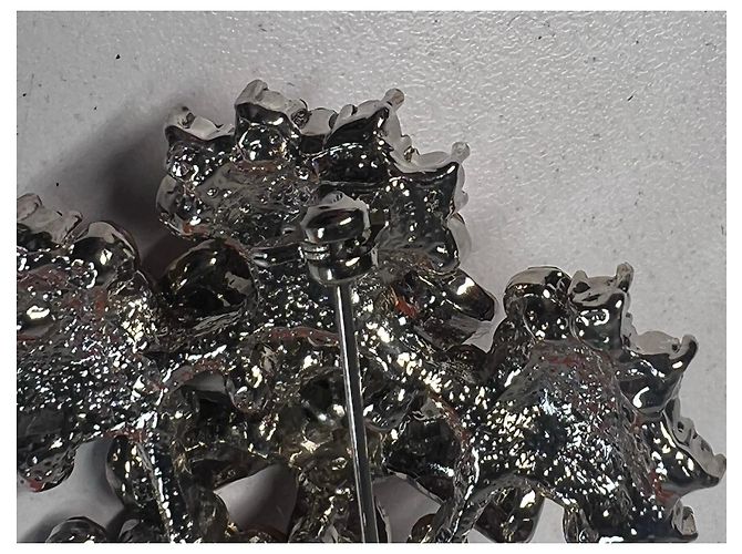 Autre Marque Lila und Silber Strass Blumenbrosche - Ansicht 8