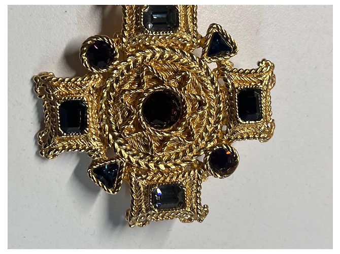 Balenciaga Spilla Croce Ornata con Pietre Nero D'oro Porpora - vista 16