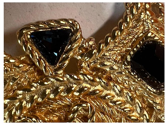 Balenciaga Spilla Croce Ornata con Pietre Nero D'oro Porpora - vista 5