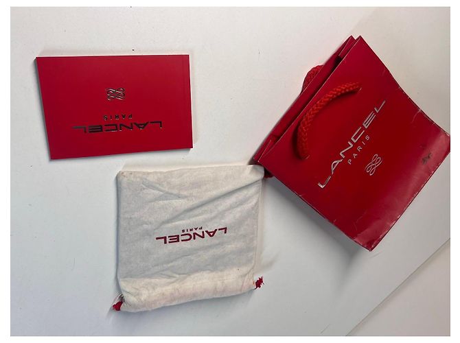Textured red leather passport holder Lancel - view 9