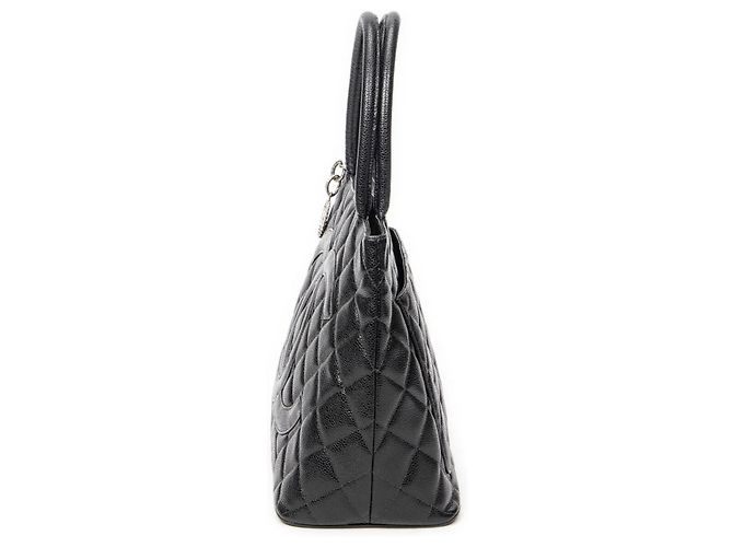 Borsa Chanel Medaillon Tote in pelle caviar nera Nero - vista 15