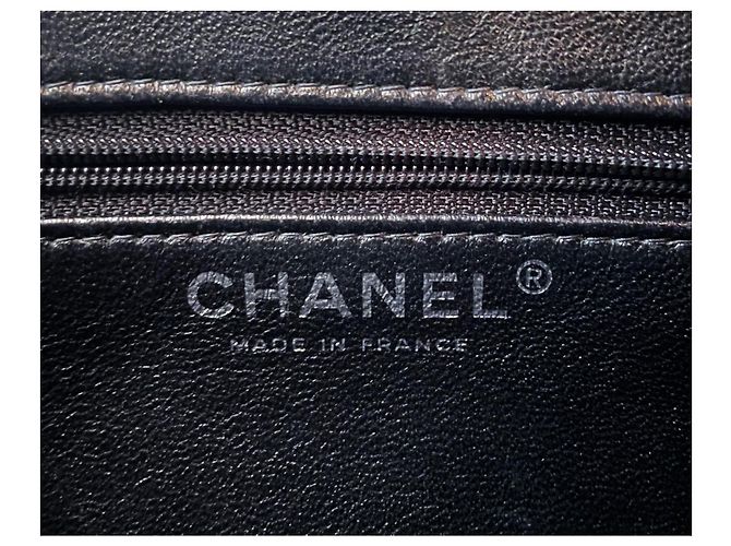 Borsa Chanel Medaillon Tote in pelle caviar nera Nero - vista 6