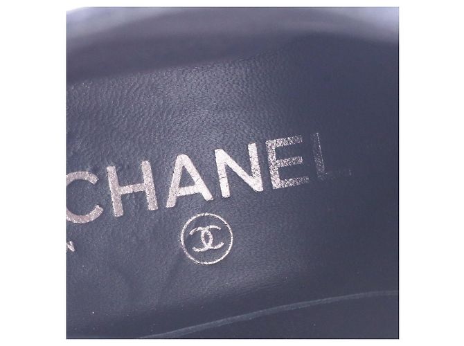 Timeless Botas de combate de terciopelo negro con logo CC entrelazado de Chanel - vista 10