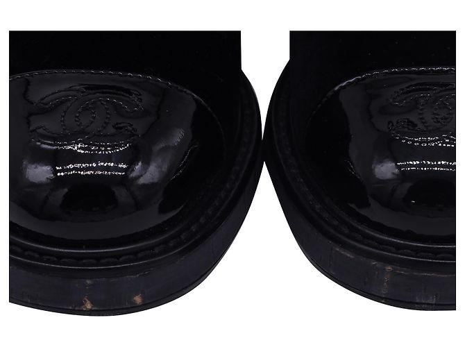 Timeless Botas de combate de terciopelo negro con logo CC entrelazado de Chanel - vista 9
