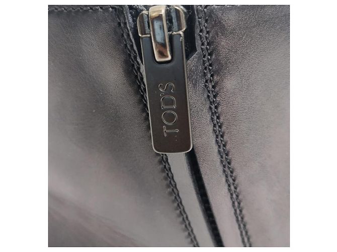 Stivaletti con zip a punta arrotondata Tod's in pelle nera Nero - vista 5