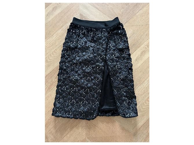 Falda Chanel efecto envolvente de piel negra con CC Negro - vista 3