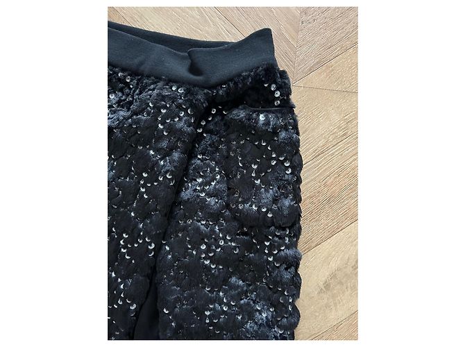 Falda Chanel efecto envolvente de piel negra con CC Negro - vista 7