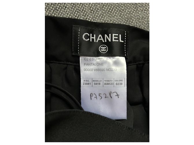 Pantaloni a carota Chanel con paillettes e perle multicolore - vista 9