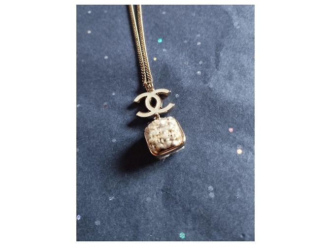 Chanel CC Armband mit Tweed-Medaillon Aus weiß - Ansicht 3
