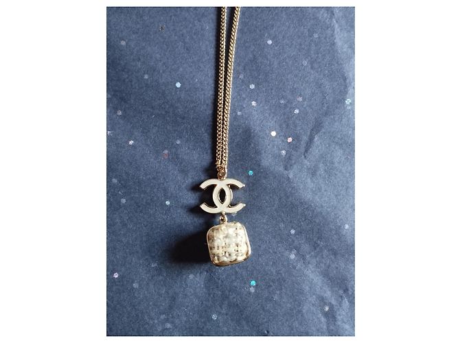 Chanel CC Armband mit Tweed-Medaillon Aus weiß - Ansicht 4