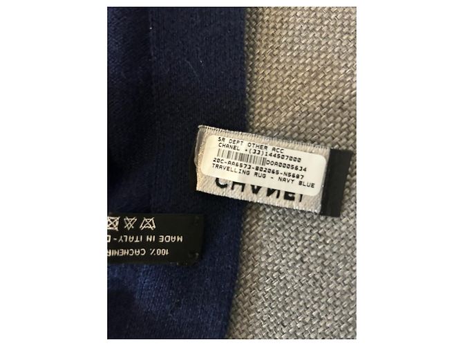 Plaid Chanel en cachemire bleu marine - vue 8