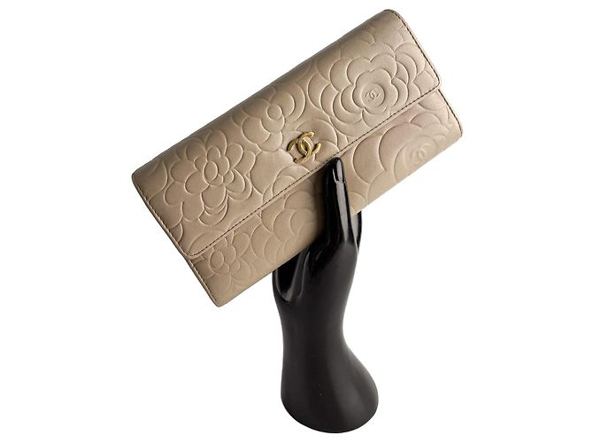 Timeless Chanel Cartera larga de piel de cordero camelia grabada gris - vista 12