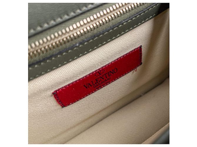 Valentino Garavani Borsa a spalla piccola in pelle di vitello Rockstud Glam Lock verde militare - vista 12
