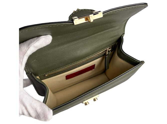 Valentino Garavani Borsa a spalla piccola in pelle di vitello Rockstud Glam Lock verde militare - vista 7