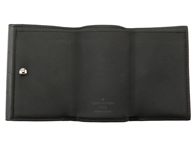 Louis Vuitton Monogram Eclipse Discovery Tri-fold Compact Wallet Black - view 6