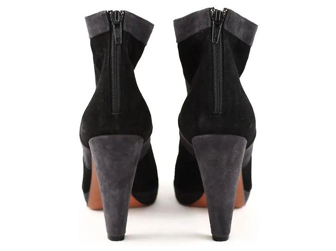 Alaïa Schwarze Wildlederstiefel - Ansicht 2