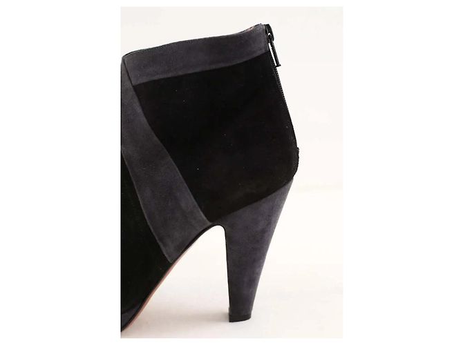 Alaïa Schwarze Wildlederstiefel - Ansicht 5