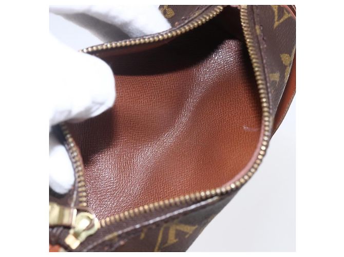 Pochette Papillon Mini in Tela Monogram di Louis Vuitton Marrone - vista 5