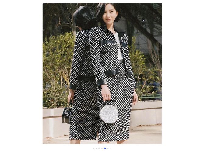 Chanel 17B Metropolitan Checker Sequin Leather Trim Zip Up Jacket FR 42 Black White - view 10