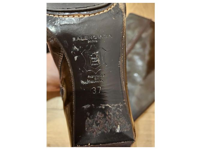 Botas Balenciaga de charol marrón Marrón oscuro - vista 4