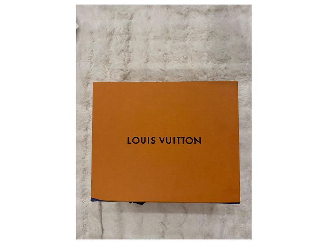 Bolsa de mão Louis Vuitton Mahina em couro marrom - vista 6