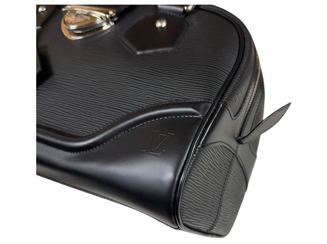 Borsa a mano Bowling Montaigne GM Epi Louis Vuitton Nero - vista 8