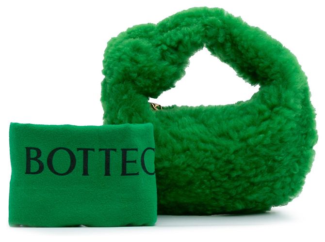 Bottega Veneta Mini Jodie in shearling verde - vista 11