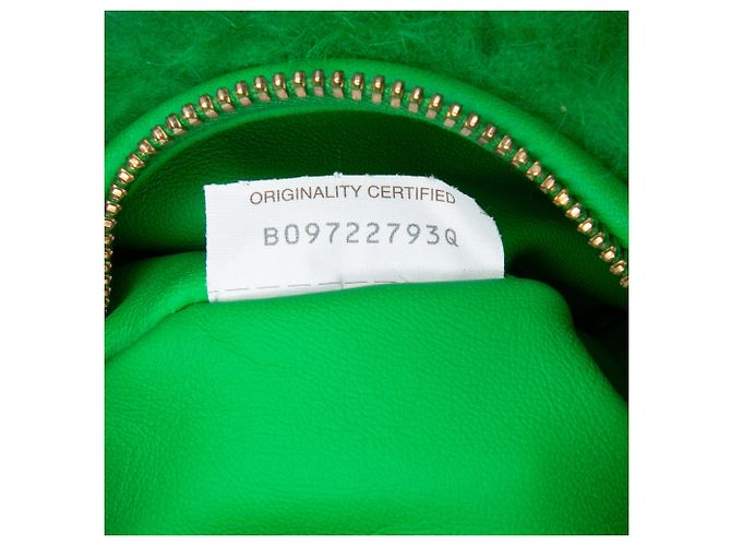 Bottega Veneta Mini Jodie in shearling verde - vista 7