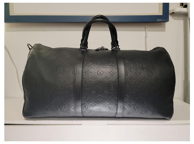 Louis Vuitton Keepall Bandoulière 50 in pelle nera Monogram Shadow Nero - vista 2