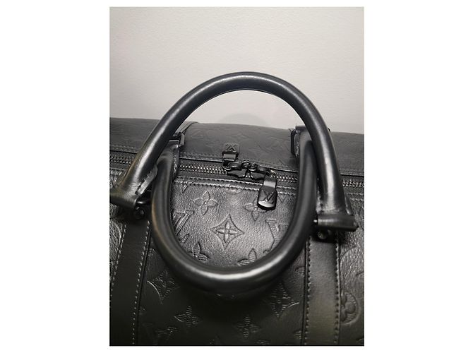 Louis Vuitton Keepall Bandoulière 50 in pelle nera Monogram Shadow Nero - vista 3
