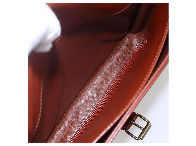 Borsa Cartouchiere Louis Vuitton in pelle Epi MM - vista 5